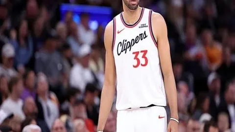 德布劳内天赋出众且胜欲强烈，克罗斯缺席我们今年倍感惋惜。